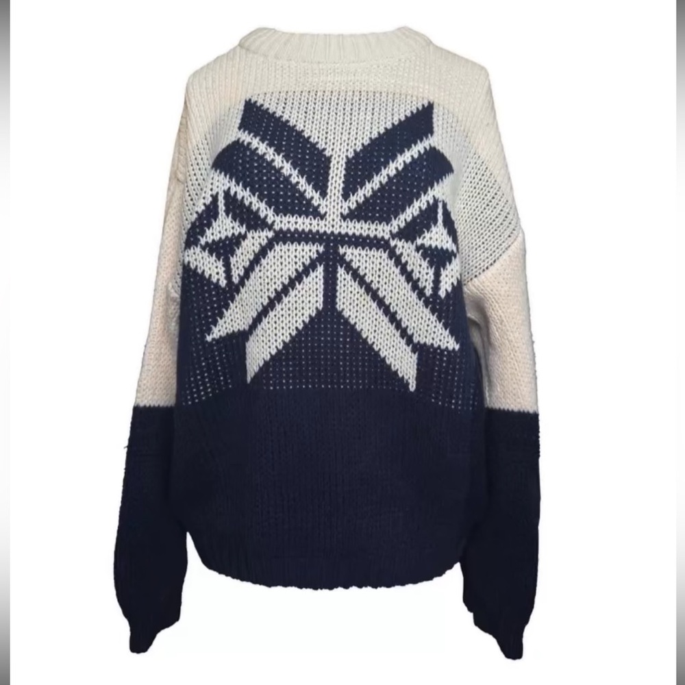 Essentials Knit